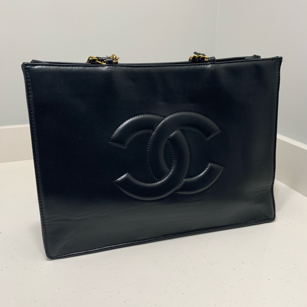 Black leather medium tote